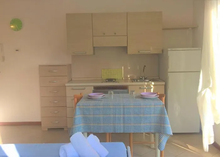 Ξενοδοχείο με διαμερίσματα Uno Studio&suites 3*