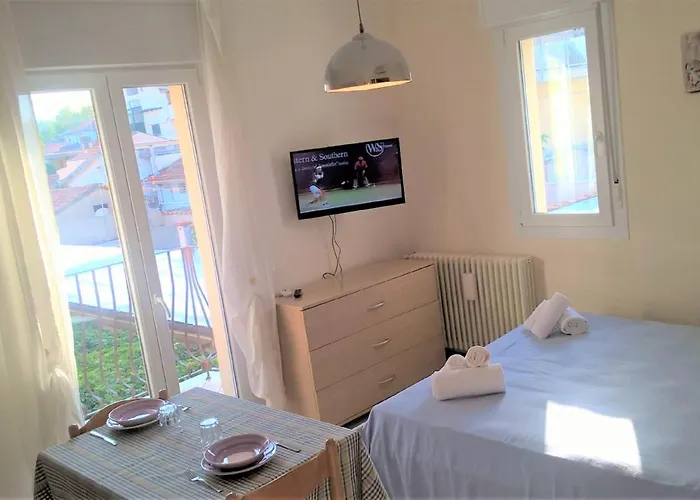 Ξενοδοχείο με διαμερίσματα Uno Studio&suites 3*