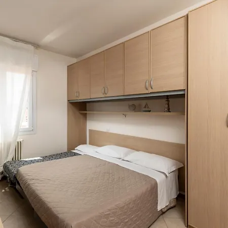 מלון דירות Uno Studio&suites 3*