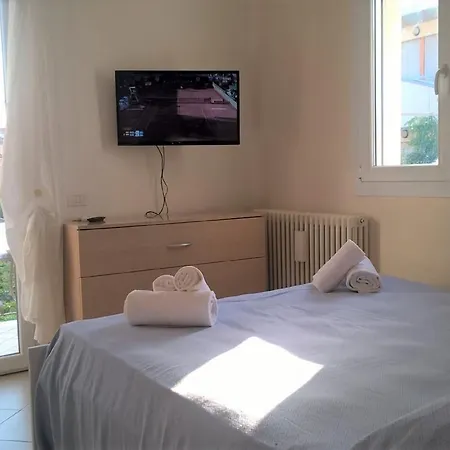 Uno Studio&suites מלון דירות