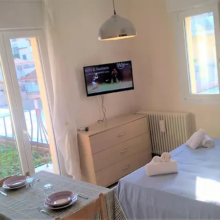 מלון דירות Uno Studio&suites 3*