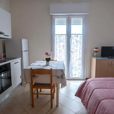 Ξενοδοχείο με διαμερίσματα Uno Studio&suites Ρίμινι