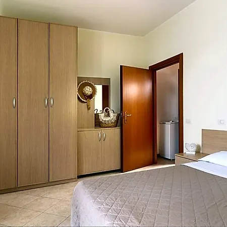 Uno Studio&suites Aparthotel 3*