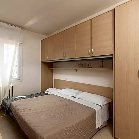 Aparthotel Uno Studio&suites 3*