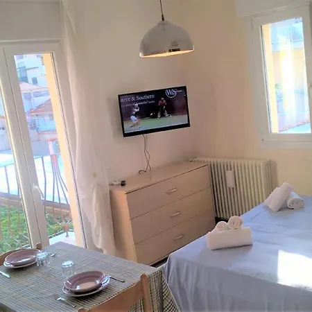 Uno Studio&suites Apart Otel 2*