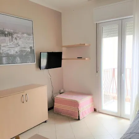 Lägenhetshotell Uno Studio&suites 3*