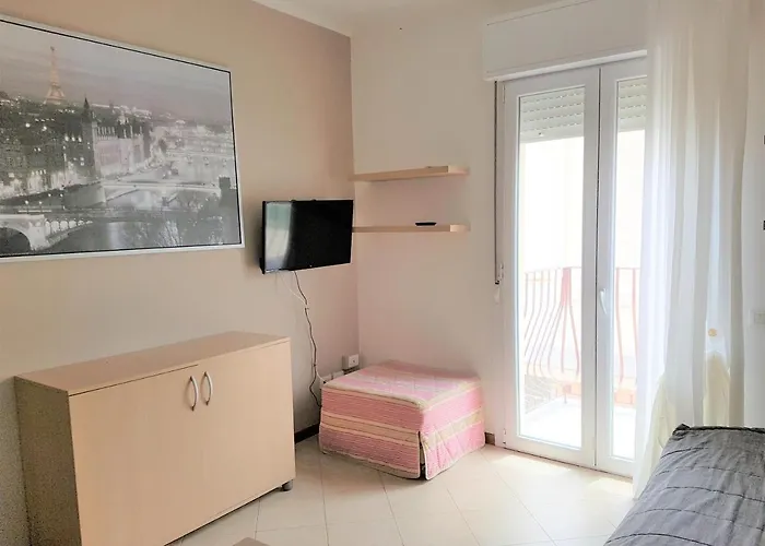Ξενοδοχείο με διαμερίσματα Uno Studio&suites 3*